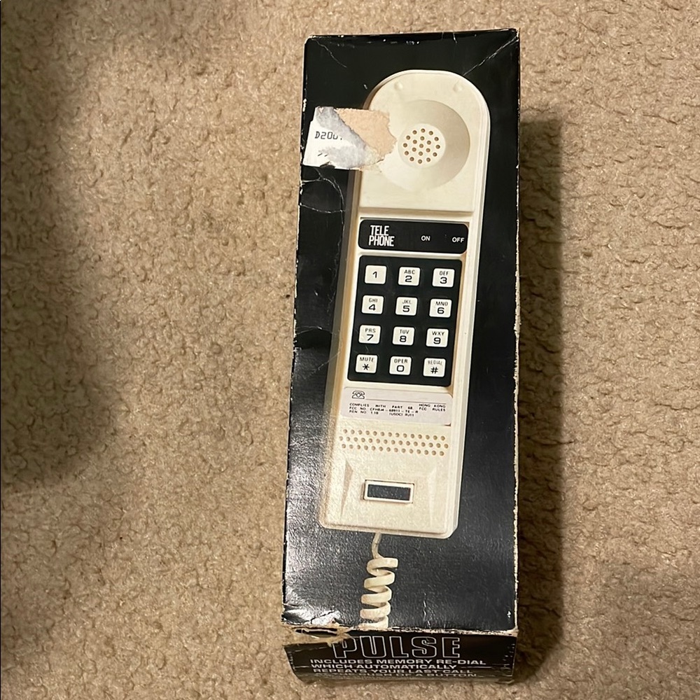 Vintage Pulse Off-White Corded Phone